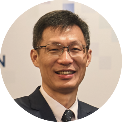 Photo of Prof Huangwei Zhang